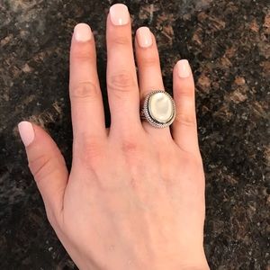 Silver mother of pearl ring